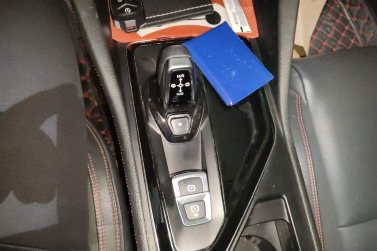 Used Lynk & Co 02 2018 1.5T DCT Two-Wheel Drive Pro Version China V Emission Standard Gear Lever
