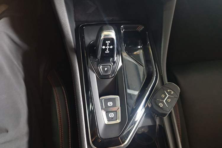 Used Lynk & Co 02 2018 1.5T DCT Two-Wheel Drive Pro Version China V Emission Standard Gear Lever