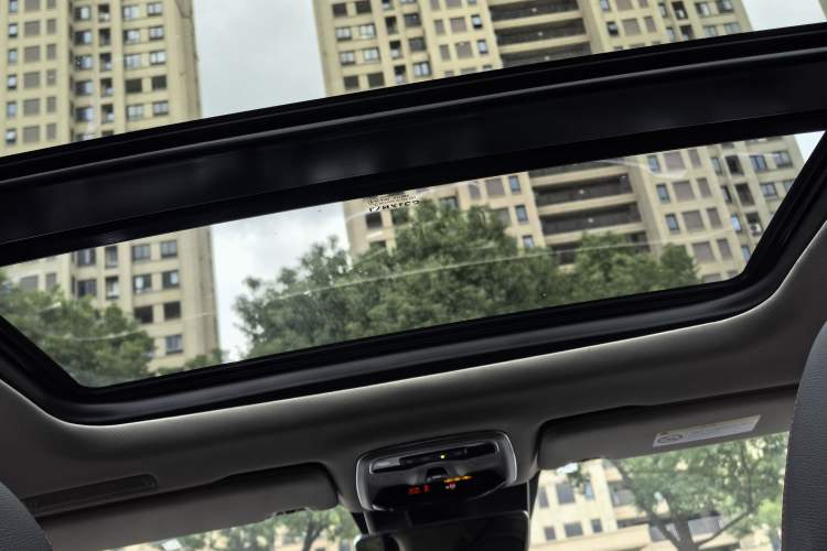 Used Lynk & Co 02 2018 1.5T DCT Two-Wheel Drive Pro Version China V Emission Standard Headliner