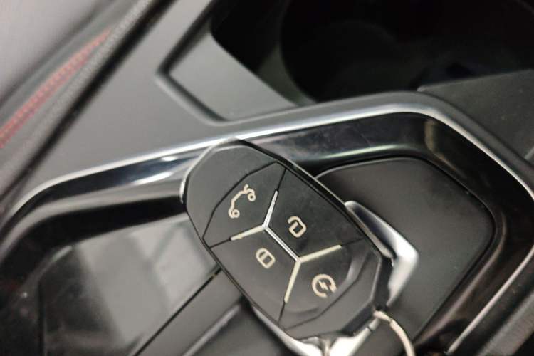 Used Lynk & Co 02 2018 1.5T DCT Two-Wheel Drive Pro Version China V Emission Standard Interior 1