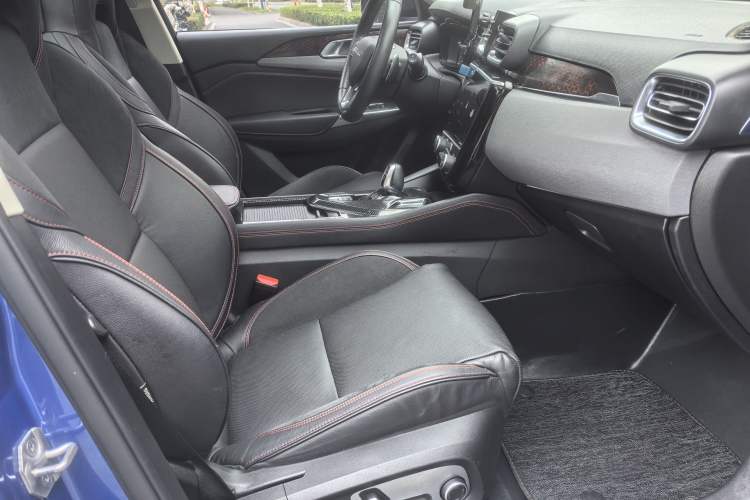 Used Lynk & Co 02 2018 1.5T DCT Two-Wheel Drive Pro Version China V Emission Standard Interior 5