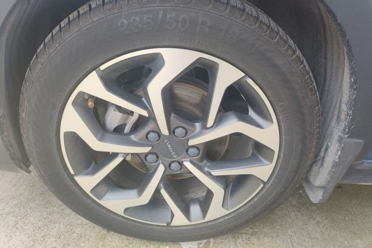 Used Lynk & Co 02 2018 1.5T DCT Two-Wheel Drive Pro Version China V Emission Standard Left Front Wheel Hub