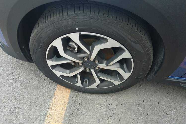 Used Lynk & Co 02 2018 1.5T DCT Two-Wheel Drive Sporty Version China V Standard Left Front Wheel Hub