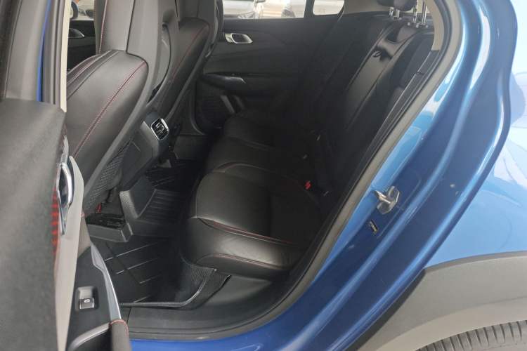 Used Lynk & Co 02 2018 1.5T DCT Two-Wheel Drive Sporty Version China V Standard Left Rear Seat