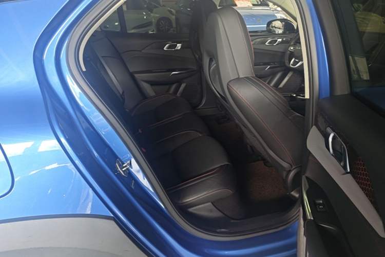Used Lynk & Co 02 2018 1.5T DCT Two-Wheel Drive Pro Version China V Emission Standard Left Rear Seat