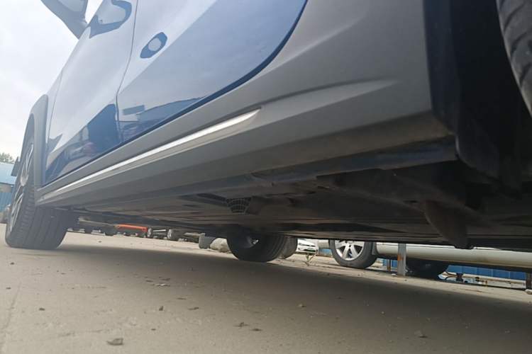 Used Lynk & Co 02 2018 1.5T DCT Two-Wheel Drive Pro Version China V Emission Standard Left Side Sill