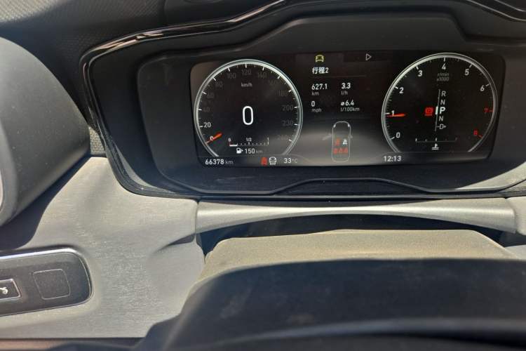 Used Lynk & Co 02 2018 2.0T DCT 4x4 Sport Pro Edition China V Standard Odometer Close Up