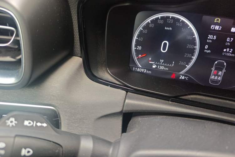 Used Lynk & Co 02 2018 1.5T DCT Two-Wheel Drive Pro Version China V Emission Standard Odometer Close Up
