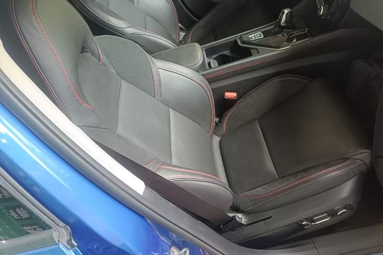Used Lynk & Co 02 2018 1.5T DCT Two-Wheel Drive Pro Version China V Emission Standard Right Front Seat