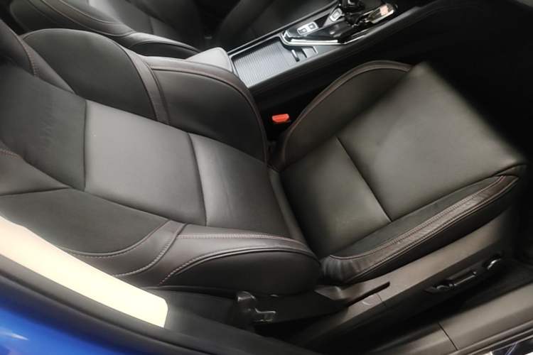 Used Lynk & Co 02 2018 1.5T DCT Two-Wheel Drive Pro Version China V Emission Standard Right Front Seat