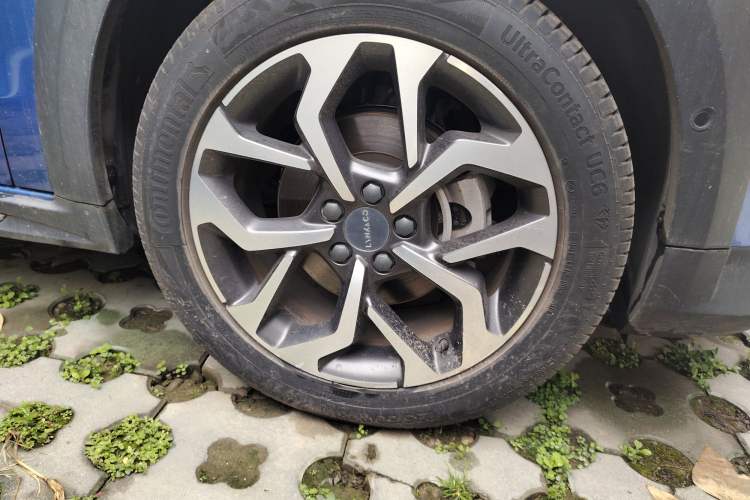 Used Lynk & Co 02 2018 1.5T DCT Two-Wheel Drive Pro Version China V Emission Standard Right Front Wheel Hub
