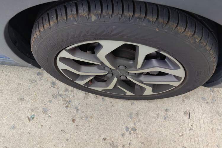 Used Lynk & Co 02 2018 1.5T DCT Two-Wheel Drive Pro Version China V Emission Standard Right Front Wheel Hub