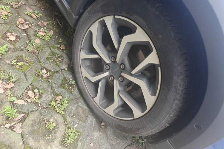 Used Lynk & Co 02 2018 1.5T DCT Two-Wheel Drive Pro Version China V Emission Standard Right Front Wheel Hub