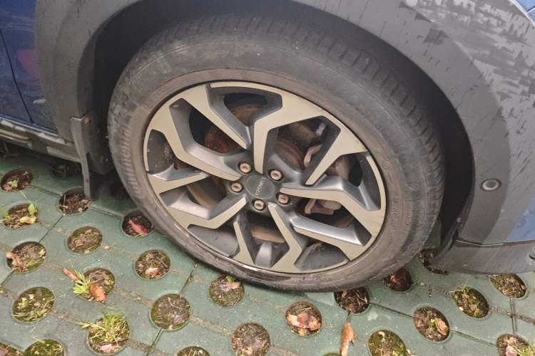 Used Lynk & Co 02 2018 1.5T DCT Two-Wheel Drive Pro Version China V Emission Standard Right Front Wheel Hub