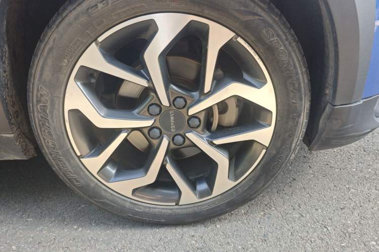 Used Lynk & Co 02 2018 1.5T DCT Two-Wheel Drive Sporty Version China V Standard Right Front Wheel Hub