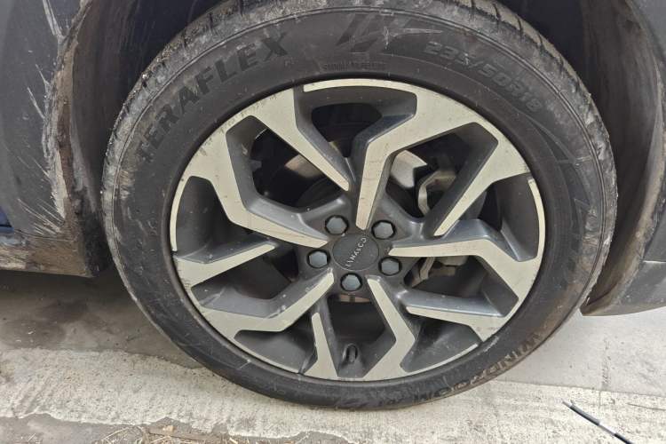 Used Lynk & Co 02 2018 1.5T DCT Two-Wheel Drive Sporty Version China V Standard Right Front Wheel Hub