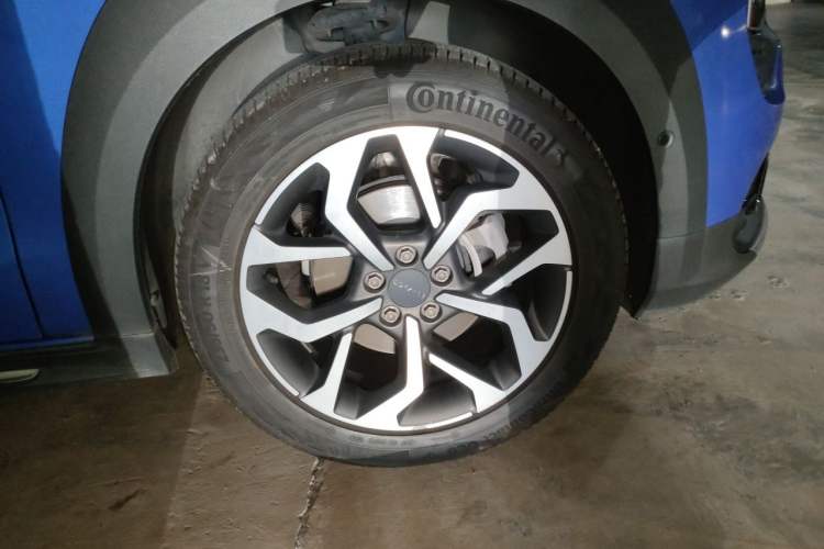 Used Lynk & Co 02 2018 1.5T DCT Two-Wheel Drive Pro Version China V Emission Standard Right Front Wheel Hub