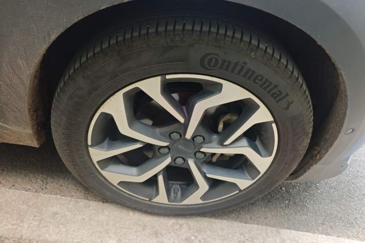 Used Lynk & Co 02 2018 1.5T DCT Two-Wheel Drive Pro Version China V Emission Standard Right Front Wheel Hub