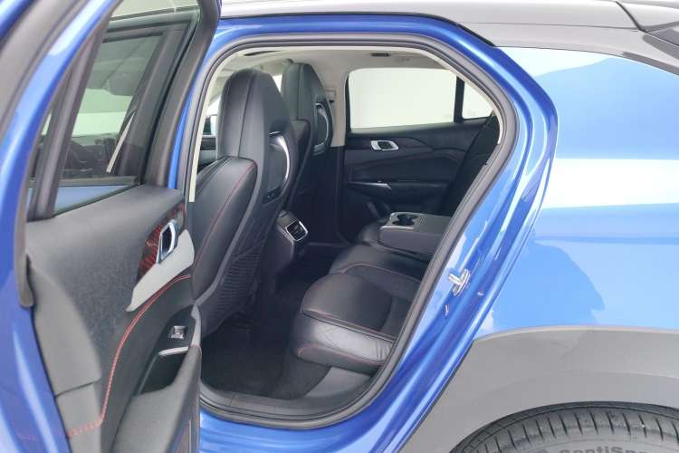 Used Lynk & Co 02 2018 2.0T DCT 4x4 Sport Pro Edition China V Standard Right Rear Seat