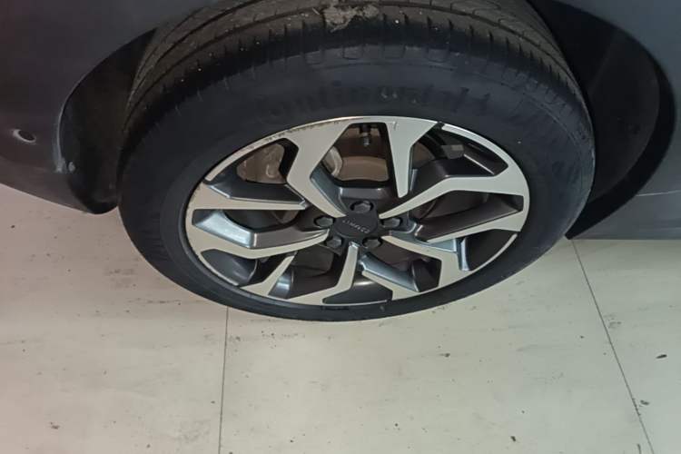 Used Lynk & Co 02 2018 2.0T Automatic Two-Wheel Drive Pro Edition China VI Standard Right Rear Wheel Hub