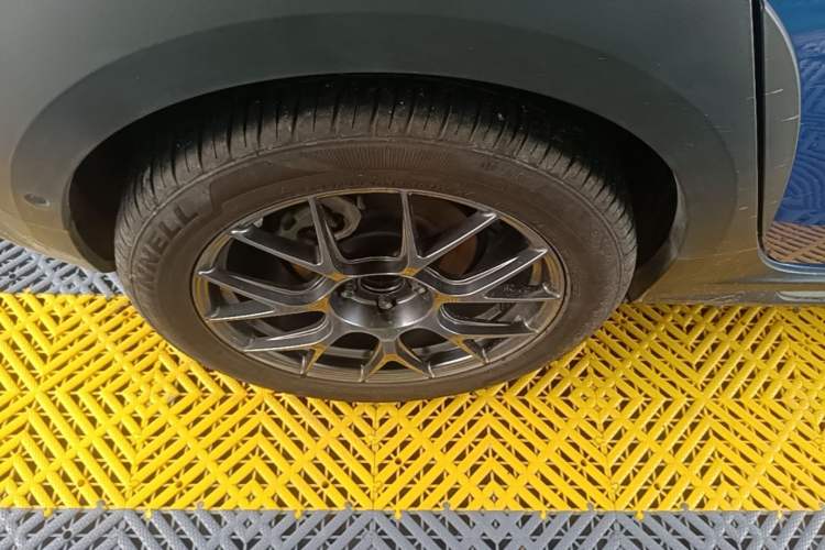 Used Lynk & Co 02 2018 1.5T DCT Two-Wheel Drive Pro Version China V Emission Standard Right Rear Wheel Hub