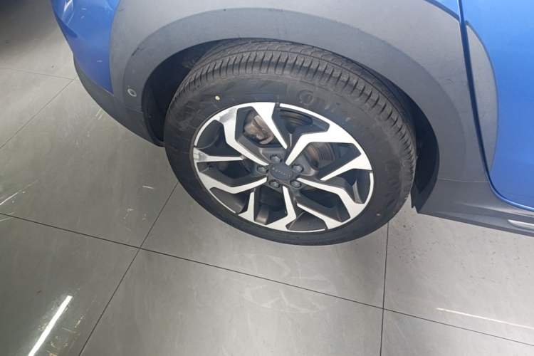 Used Lynk & Co 02 2018 1.5T DCT Two-Wheel Drive Pro Version China V Emission Standard Right Rear Wheel Hub