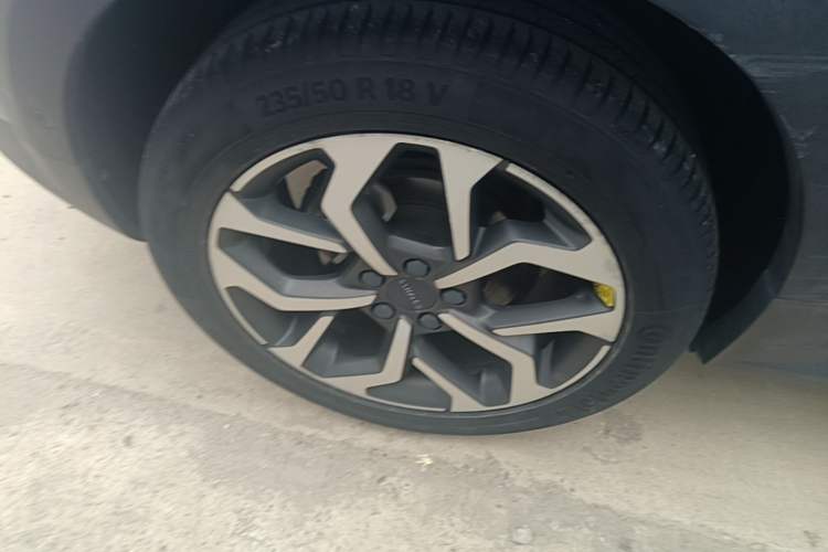 Used Lynk & Co 02 2018 1.5T DCT Two-Wheel Drive Pro Version China V Emission Standard Right Rear Wheel Hub
