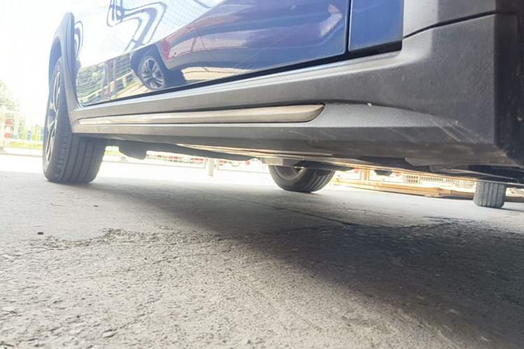 Used Lynk & Co 02 2018 1.5T DCT Two-Wheel Drive Pro Version China V Emission Standard Right Side Sill