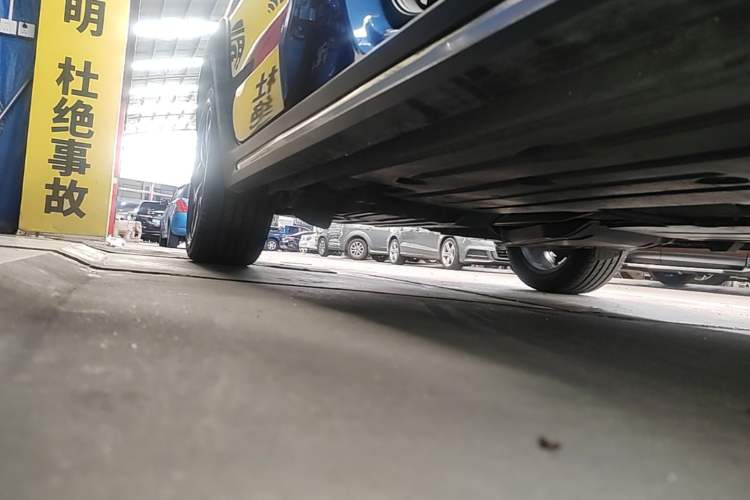 Used Lynk & Co 02 2018 1.5T DCT Two-Wheel Drive Pro Version China V Emission Standard Right Side Sill