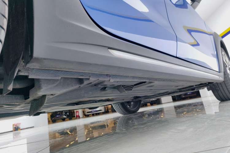 Used Lynk & Co 02 2018 2.0T DCT 4x4 Sport Pro Edition China V Standard Right Side Sill