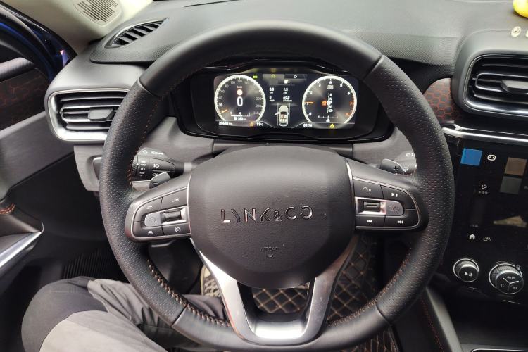 Used Lynk & Co 02 2018 1.5T DCT Two-Wheel Drive Pro Version China V Emission Standard Steering Wheel