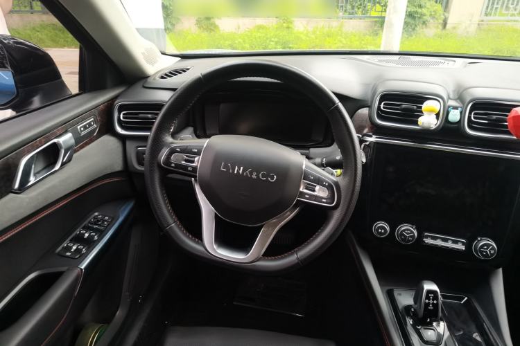 Used Lynk & Co 02 2018 1.5T DCT Two-Wheel Drive Pro Version China V Emission Standard Steering Wheel