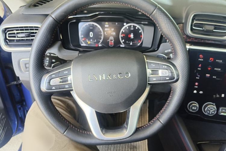 Used Lynk & Co 02 2018 1.5T DCT Two-Wheel Drive Pro Version China V Emission Standard Steering Wheel