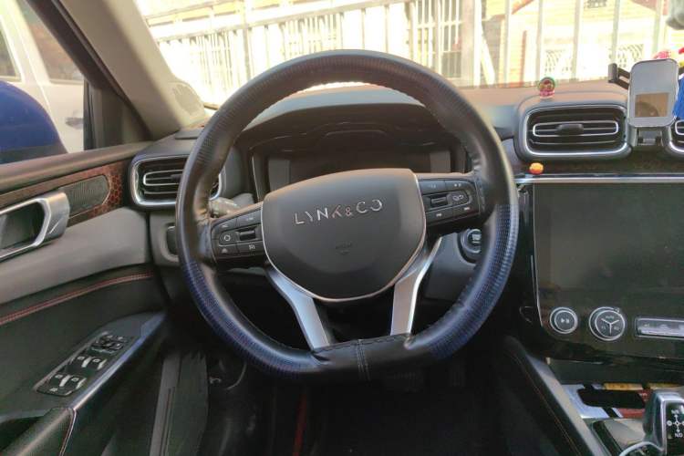 Used Lynk & Co 02 2018 1.5T DCT Two-Wheel Drive Sporty Version China V Standard Steering Wheel
