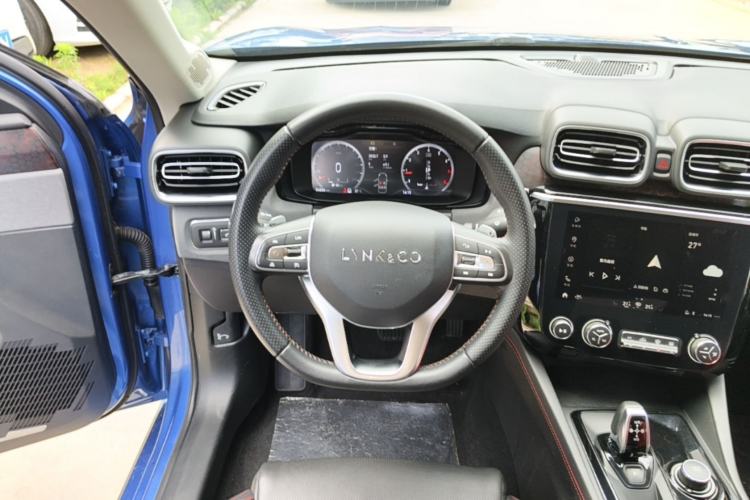Used Lynk & Co 02 2018 2.0T DCT 4x4 Sport Pro Edition China V Standard Steering Wheel