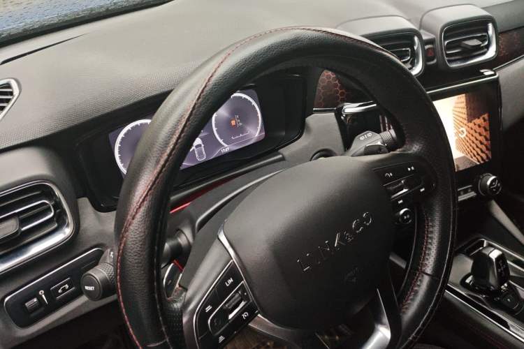 Used Lynk & Co 02 2018 1.5T DCT Two-Wheel Drive Pro Version China V Emission Standard Steering Wheel