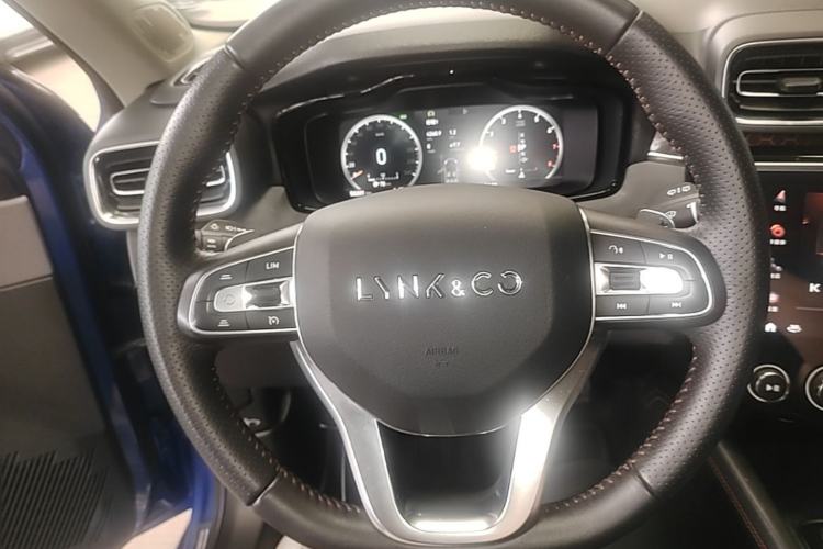 Used Lynk & Co 02 2018 1.5T DCT Two-Wheel Drive Pro Version China V Emission Standard Steering Wheel