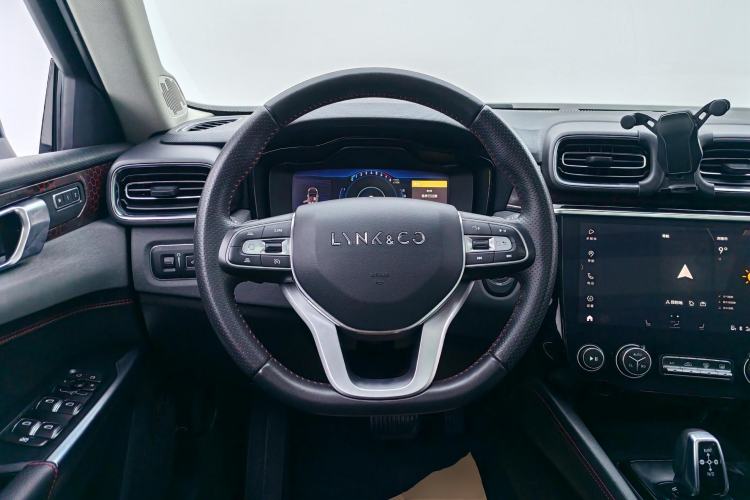 Used Lynk & Co 02 2018 2.0T DCT 4x4 Sport Pro Edition China V Standard Steering Wheel