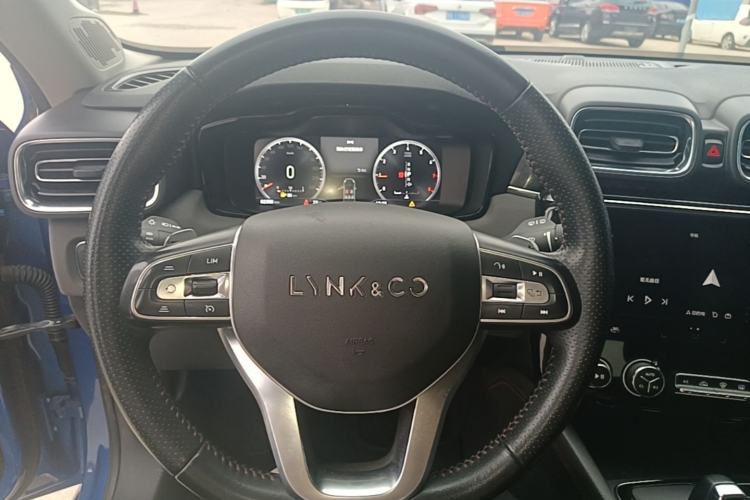 Used Lynk & Co 02 2018 1.5T DCT Two-Wheel Drive Pro Version China V Emission Standard Steering Wheel