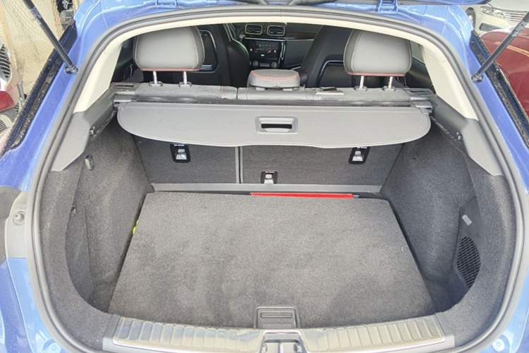 Used Lynk & Co 02 2018 1.5T DCT Two-Wheel Drive Pro Version China V Emission Standard Trunk