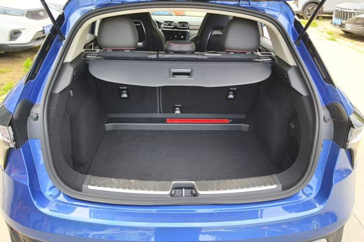 Used Lynk & Co 02 2018 2.0T DCT 4x4 Sport Pro Edition China V Standard Trunk