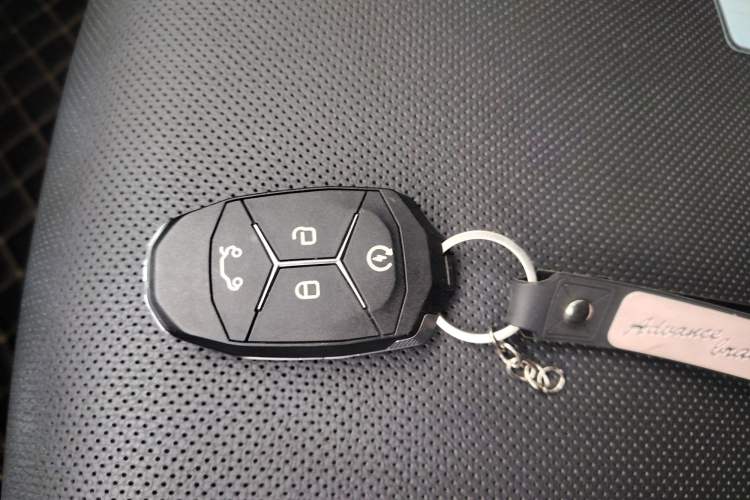 Used Lynk & Co 02 2018 1.5T DCT Two-Wheel Drive Pro Version China V Emission Standard Vehicle Key