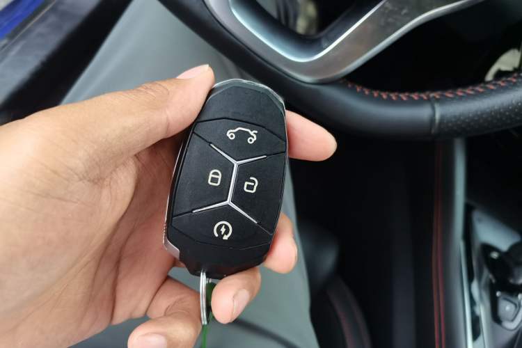 Used Lynk & Co 02 2018 1.5T DCT Two-Wheel Drive Pro Version China V Emission Standard Vehicle Key
