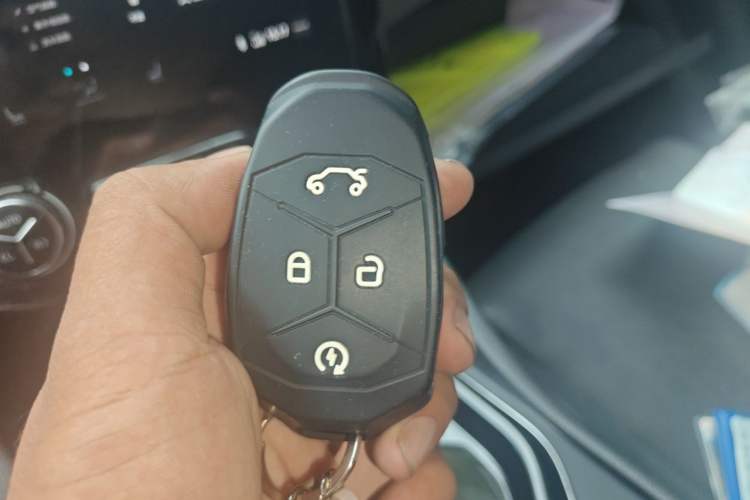 Used Lynk & Co 02 2018 1.5T DCT Two-Wheel Drive Pro Version China V Emission Standard Vehicle Key