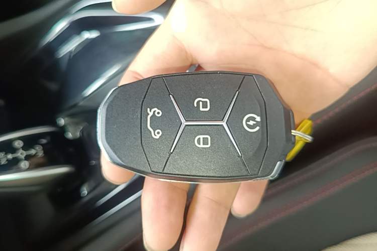 Used Lynk & Co 02 2018 1.5T DCT Two-Wheel Drive Pro Version China V Emission Standard Vehicle Key