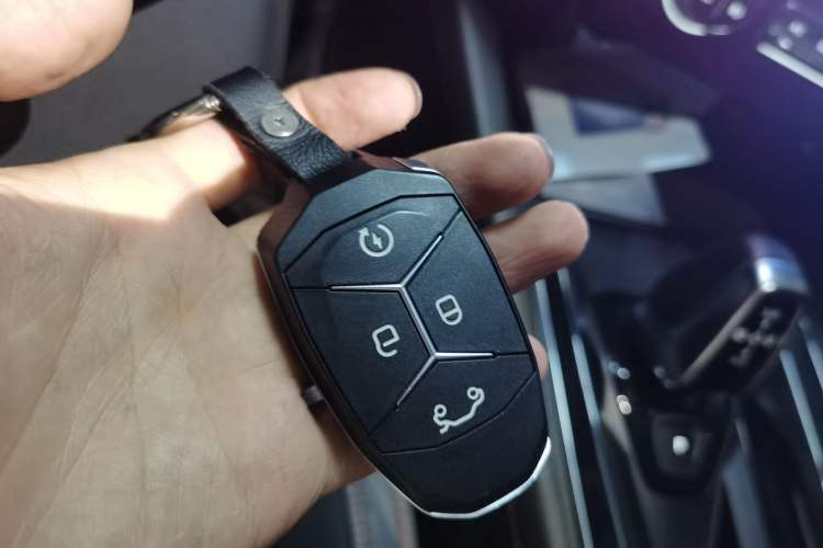 Used Lynk & Co 02 2018 1.5T DCT Two-Wheel Drive Pro Version China V Emission Standard Vehicle Key