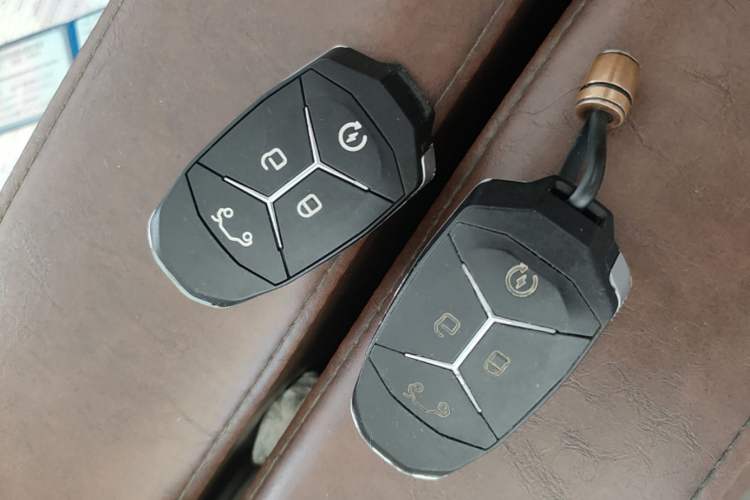 Used Lynk & Co 02 2018 1.5T DCT Two-Wheel Drive Pro Version China V Emission Standard Vehicle Key