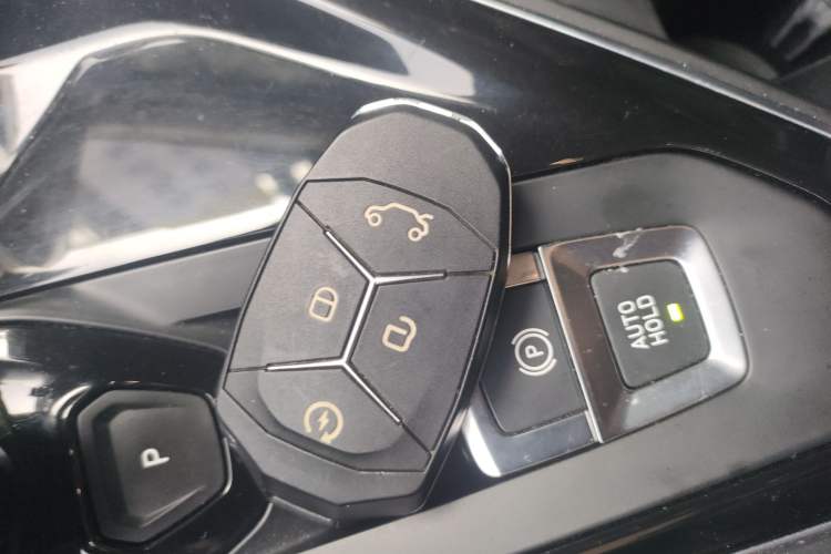 Used Lynk & Co 02 2018 1.5T DCT Two-Wheel Drive Pro Version China V Emission Standard Vehicle Key