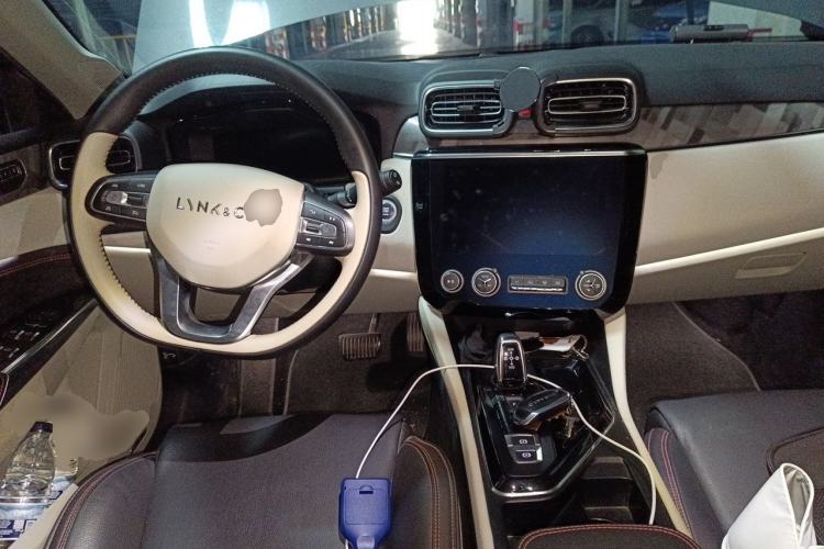 Used Lynk & Co 02 2018 1.5T DCT Two-Wheel Drive Zhaopu Version China V Standard Center Console