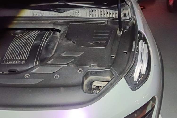 Used Lynk & Co 02 2018 1.5T DCT Two-Wheel Drive Zhaopu Version China V Standard Engine Bay Left